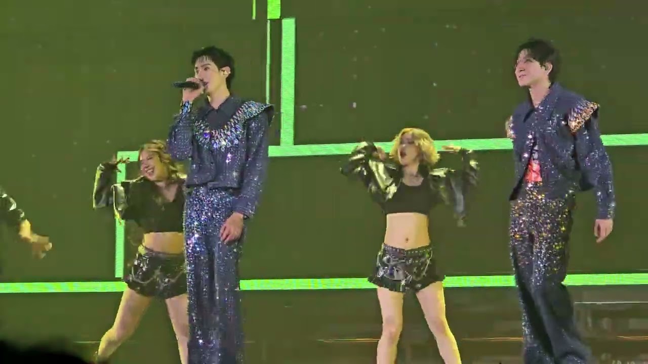 พระเอกลิเก | Khaotung Book Winny Santa Dunk | Day2 LOL2025 #LOLFanFest2025D2