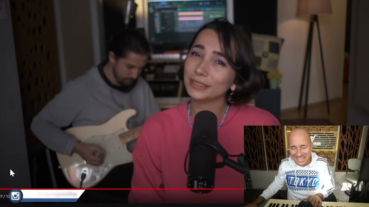 Şarkı Söylerken Gözlerinin İçi Gülüyor ! Burcu Yeşilbaş Ses Analizi