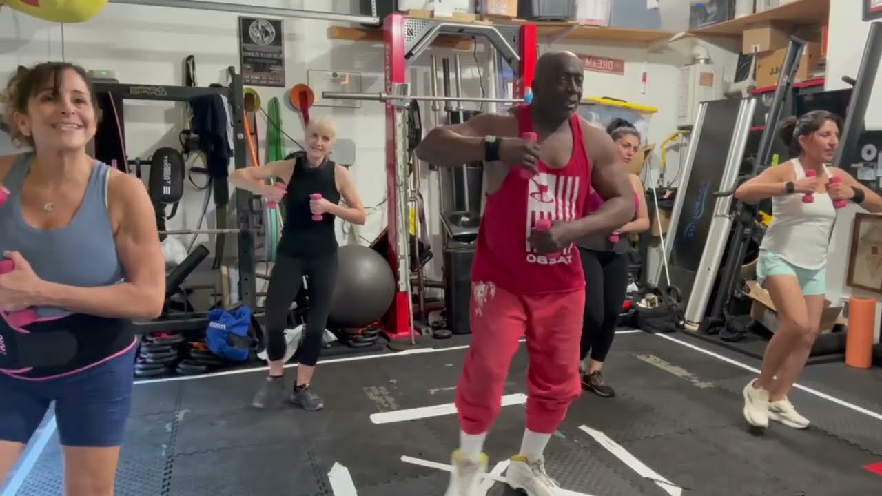 Кардио/силовая тренировка Tae Bo®️ (30 мин)