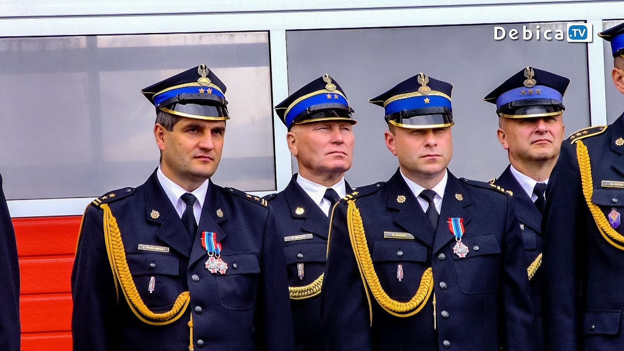 Awanse, odznaki i nowy samochód dla dębickich Strażaków