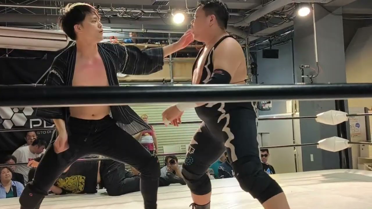 【マジカルぼじょれ〜しょん】第4試合 おやなかせたかし(UWF)ヨク・タツ(UWF) VS うっかり助兵衛(AZW)牛久