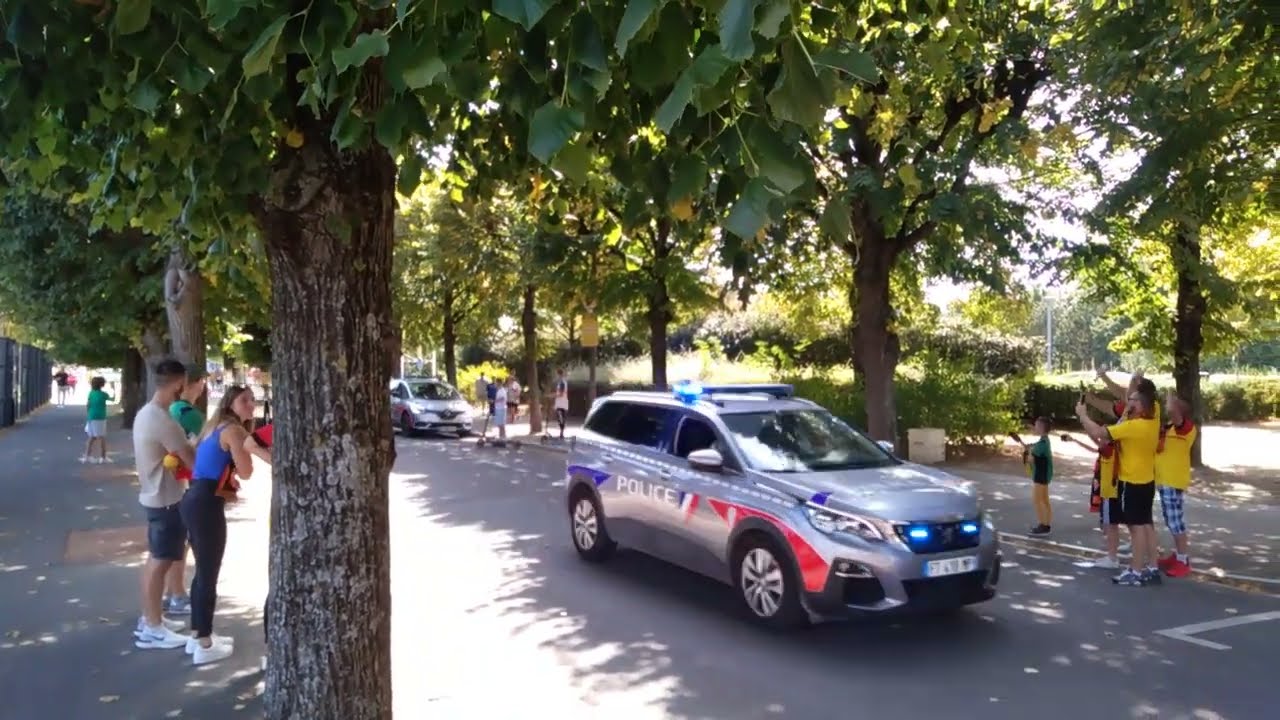 Arriv&eacute;e en car du RC Lens au Stade Auguste Delaune