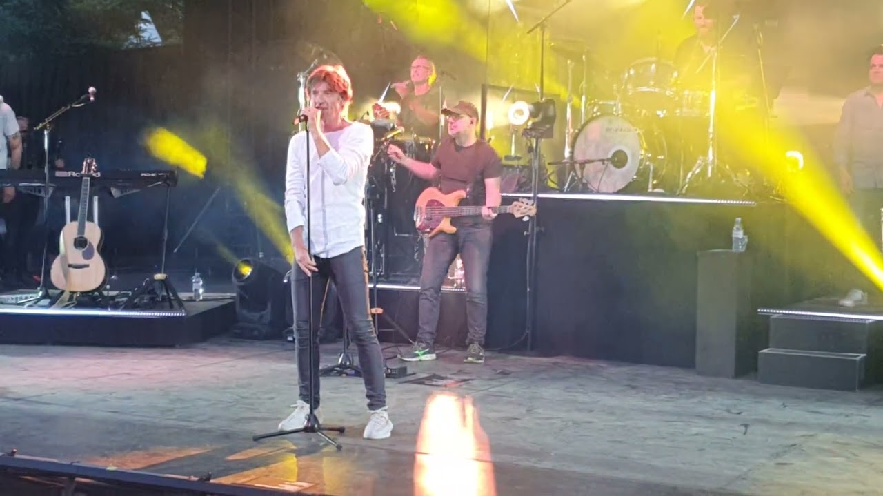 Clouseau npo5 zomer concert 19.8.2022 Zuider park theater Den Haag. liedje vonken en vuur
