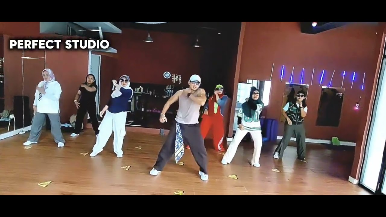 GADIS BALIKU KOREAN VERSION Choreo by Zin Adi Justnothing #zumba #dancefitness #senamkreasi 