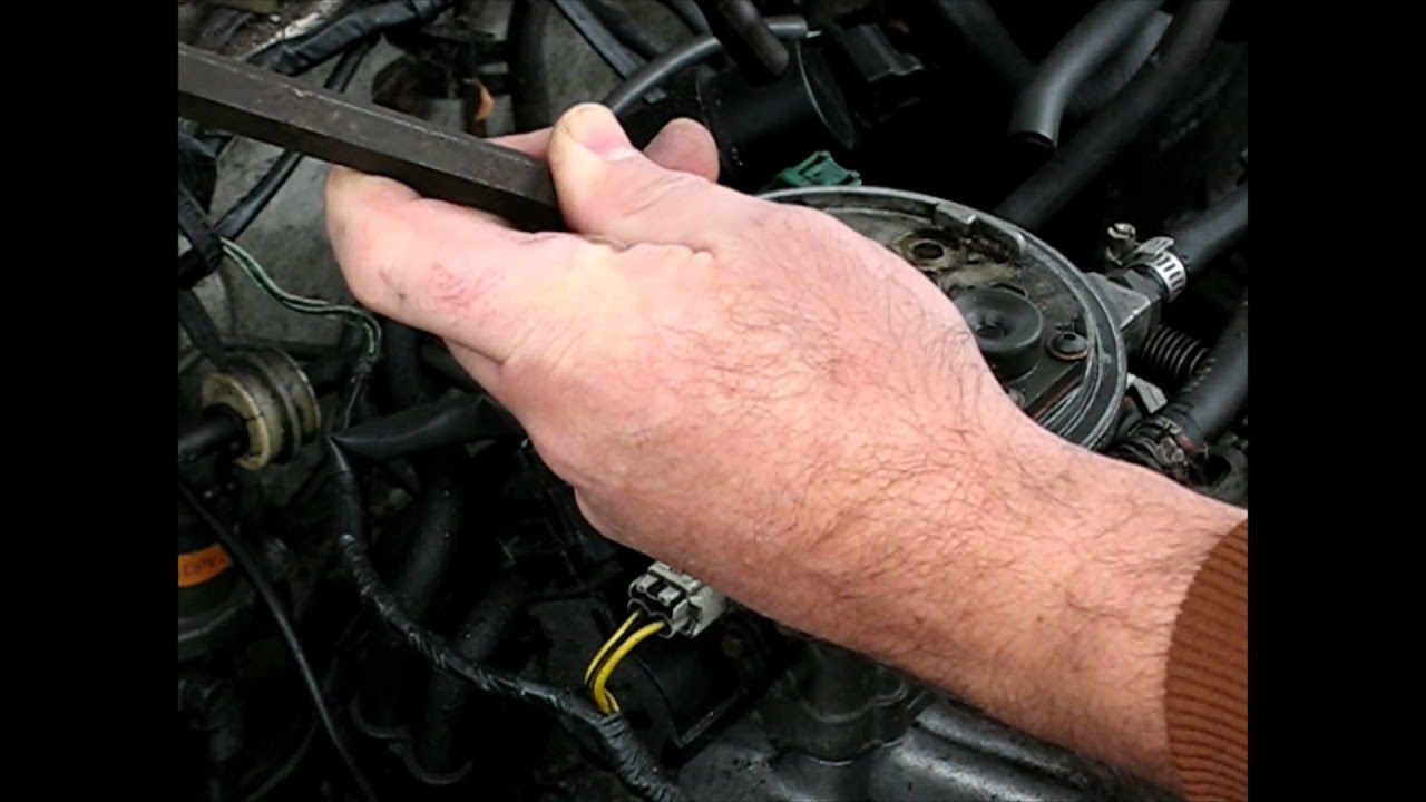 Geo metro lsi gets new OEM throttle body Bosch fuel injector 1992 convertible Suzuki G10 3cyl