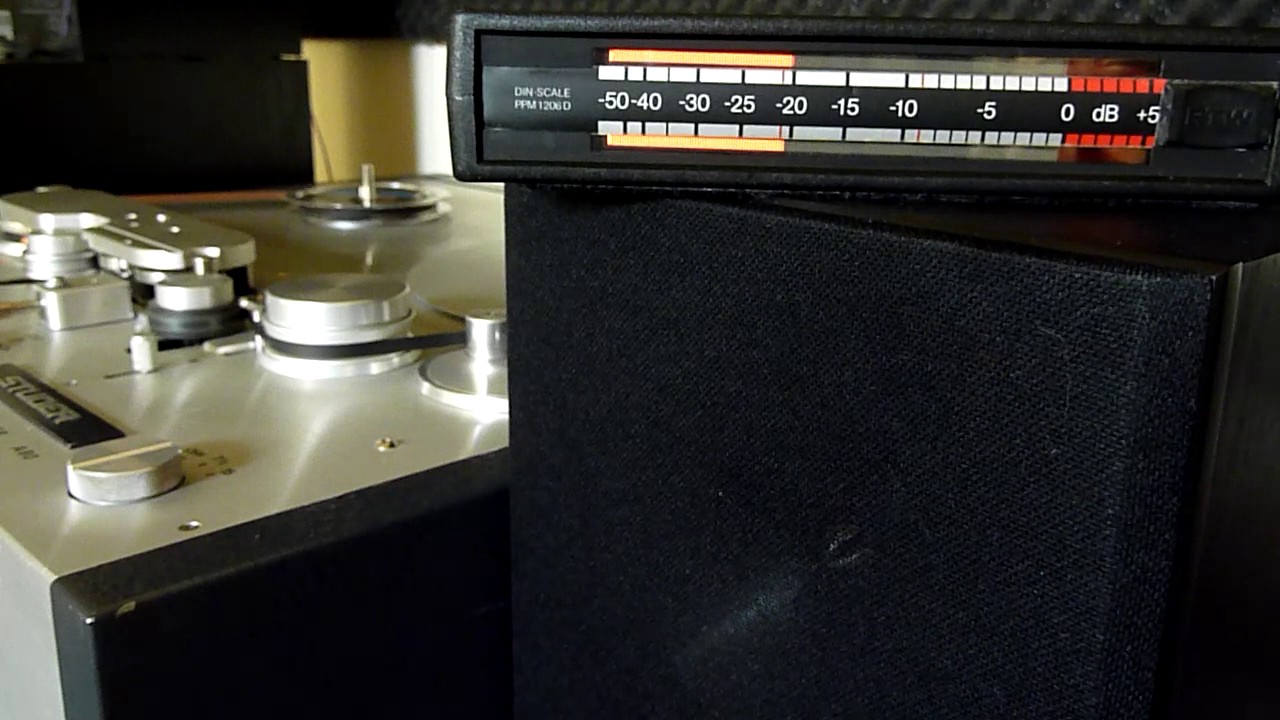 RTW 1206D PPM calibrated peak meter and Studer A80 playing Bezugsband BASF 320nWb/m calibration tape