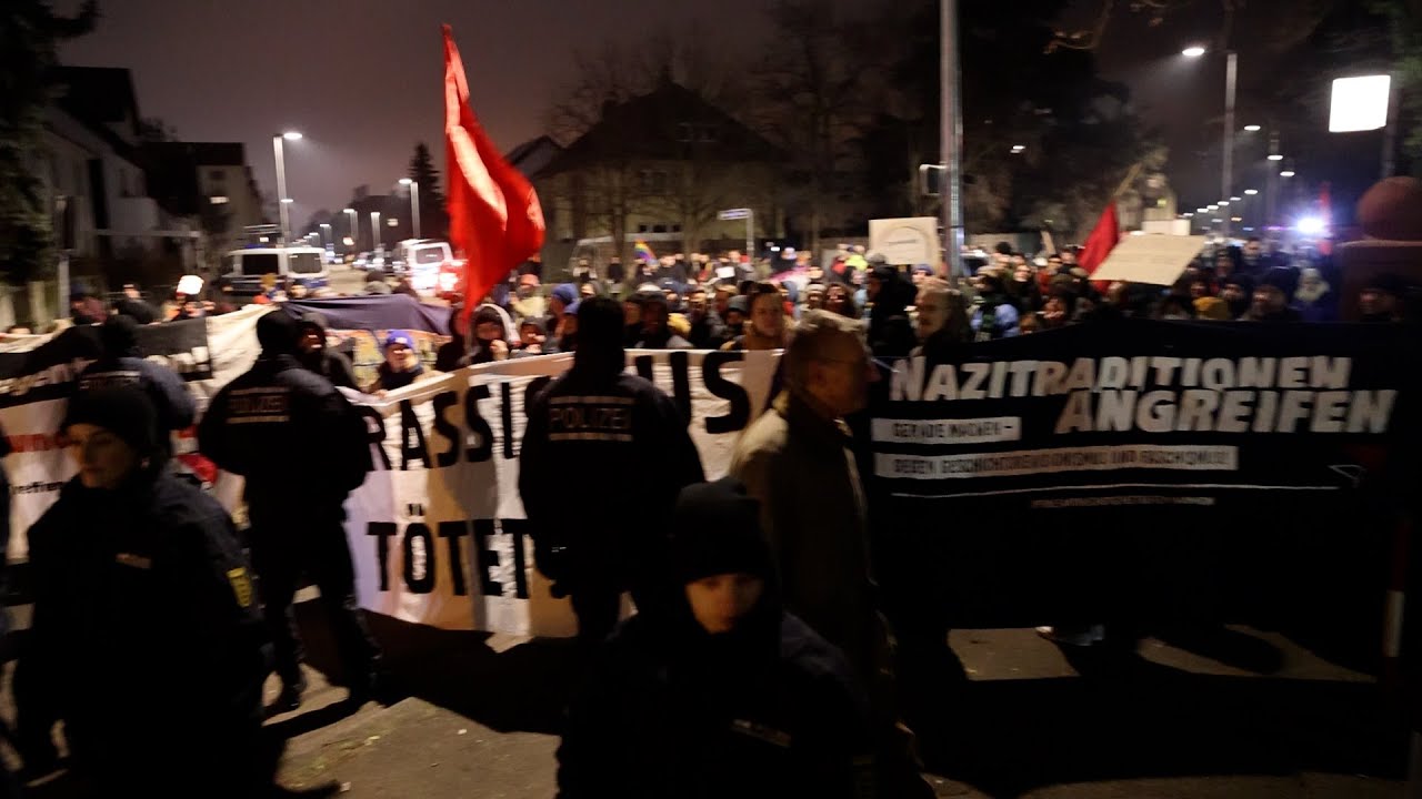 Mannheim-Rheinau: Spießroutenlauf zur AfD Veranstaltung