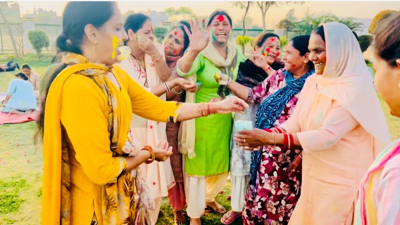 हनुमान वाटिका की होली #फाग देखो कितना मस्त होता है # सभी बहनें बड़े प्यार से खेलती हैं 🌹🌸🙏