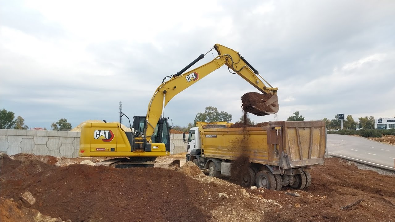 CAT KEPÇE KAMYONA TOPRAK YÜKLEME #cat #cats #keşfet #excavator #jcb #kepçe #catvideos #caterpillar 