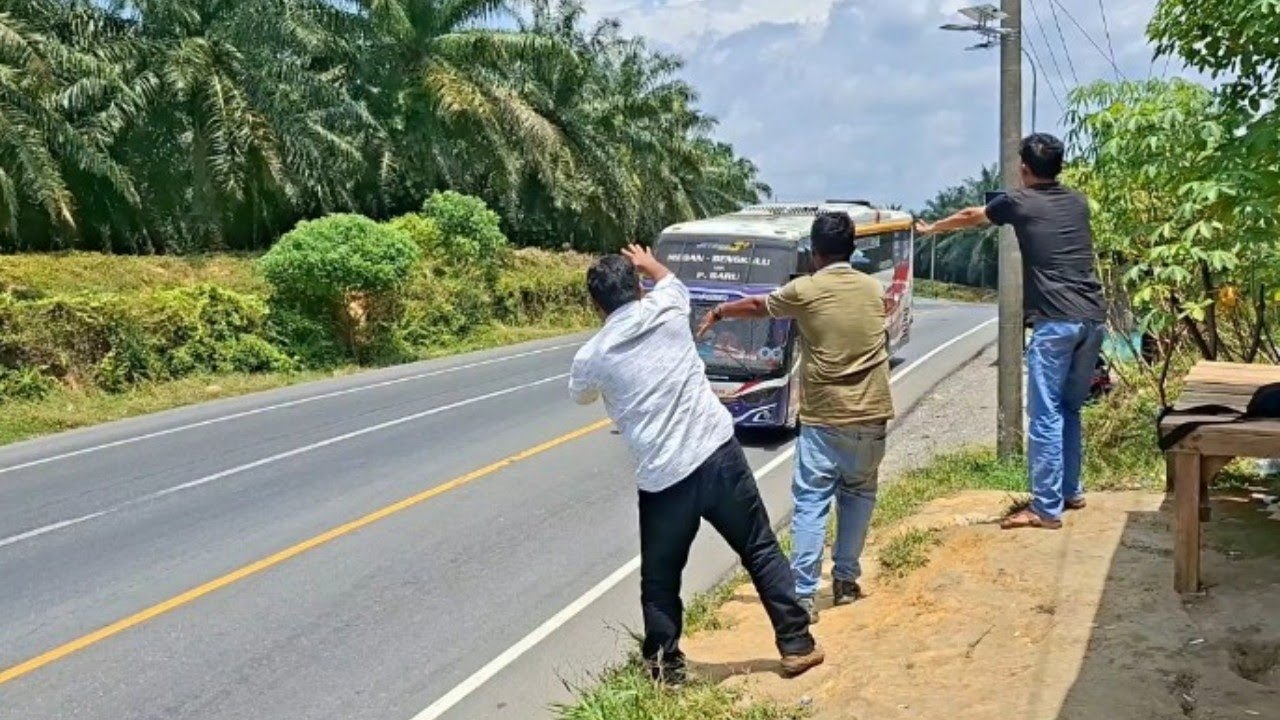 Bapak Ini Dari Jawa Timur, Kreator Ramai Ramai Membantu 