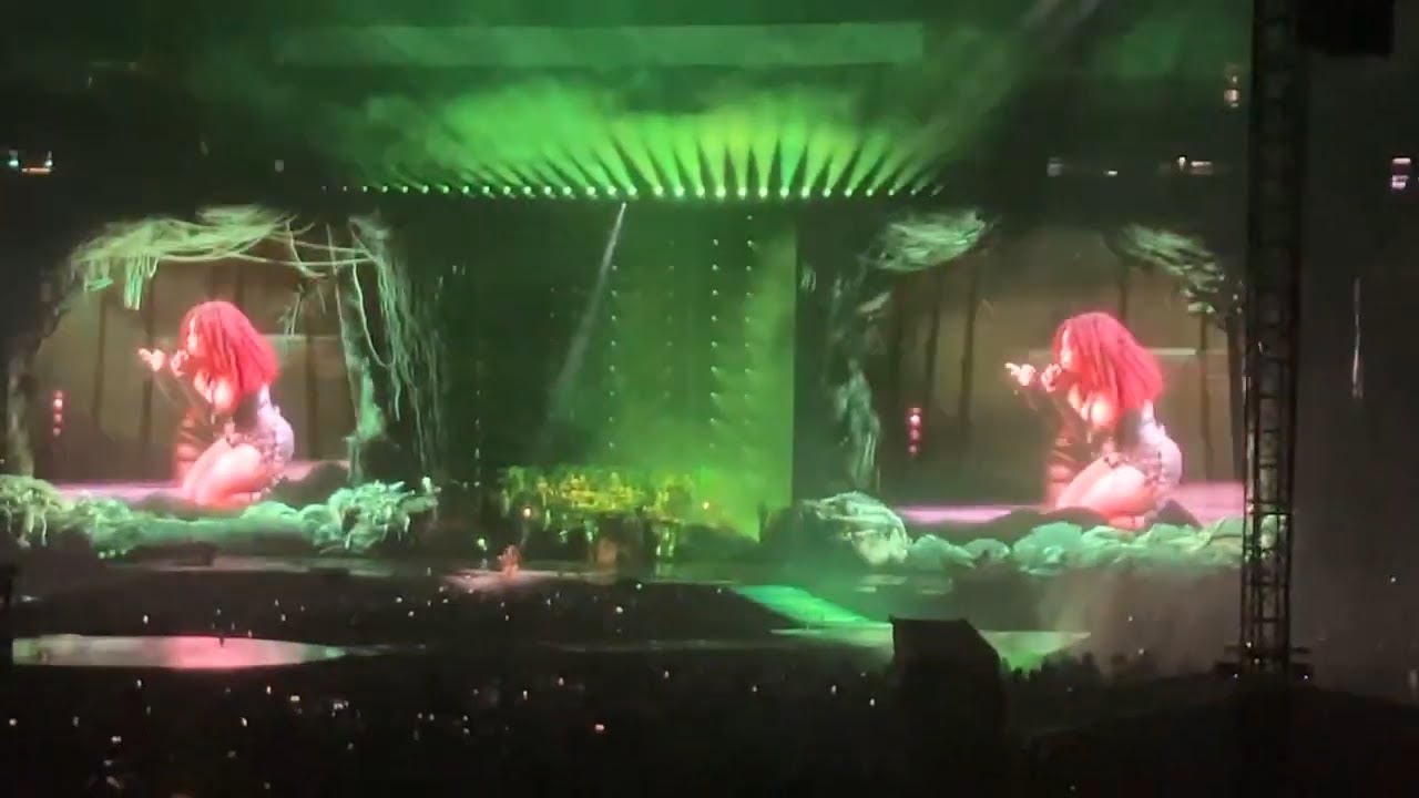 Garden (Say It Like Dat) - Grand National Tour - SZA - Live