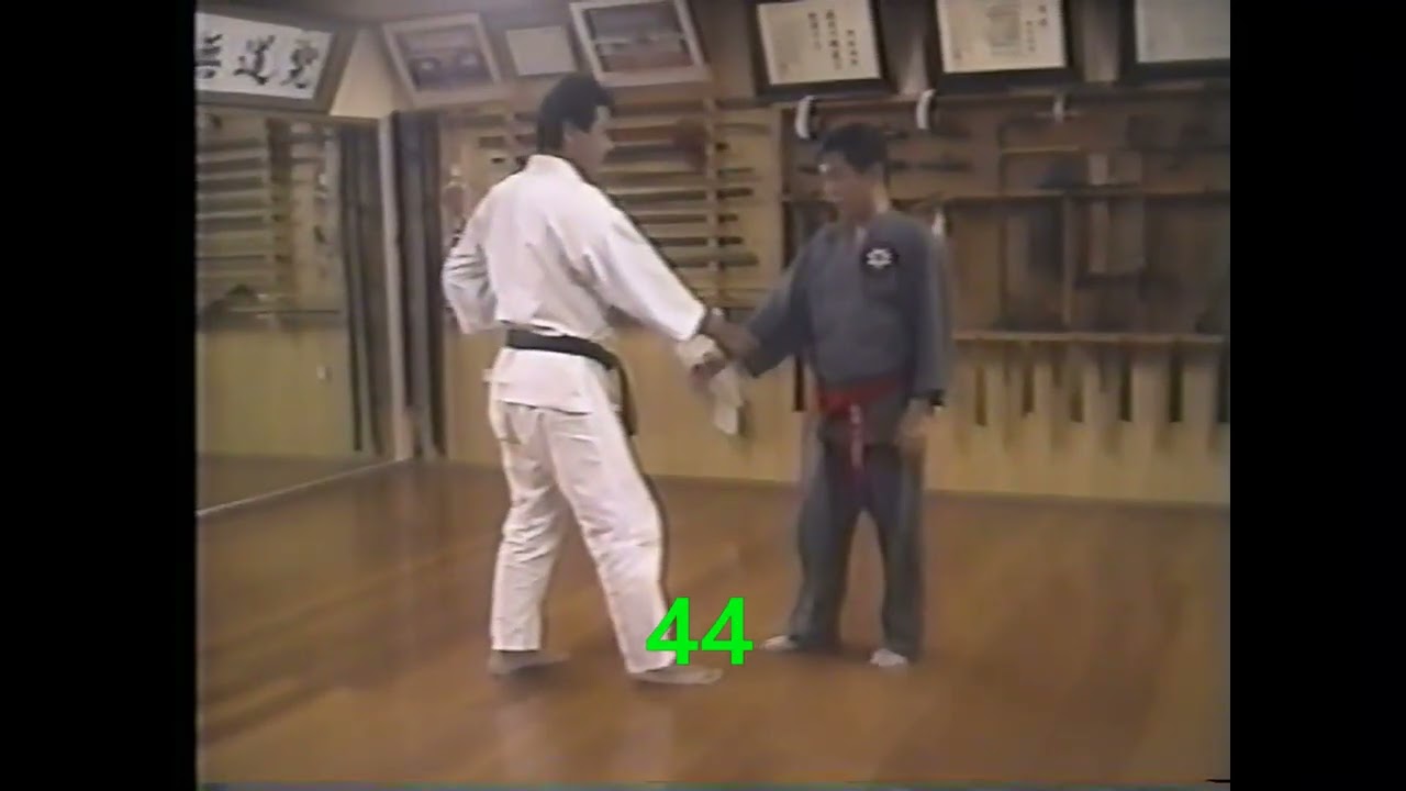 首里手と言われる型は今日では殆ど残ってはおらず希少な映像ではないかと思います。