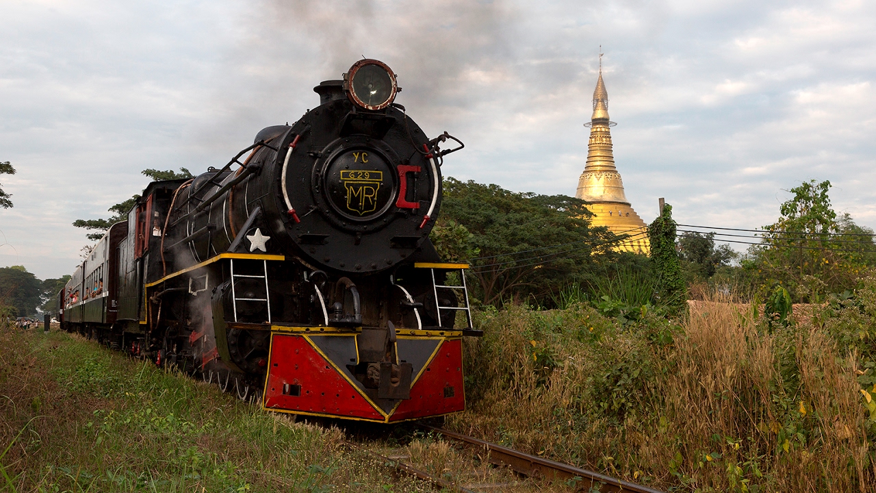 Myanmar 2017 - Steam and Pagodas
