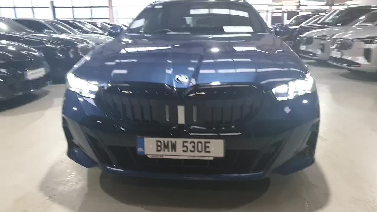 YH25OWW - 2025 BMW 5 Series 530e M Sport Touring RefId: 688795