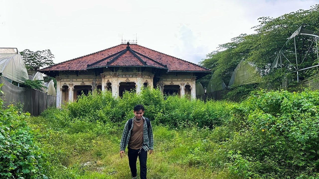 Ngôi Nhà Ông Quan Tri Huyện Chiếu Bỏ Hoang