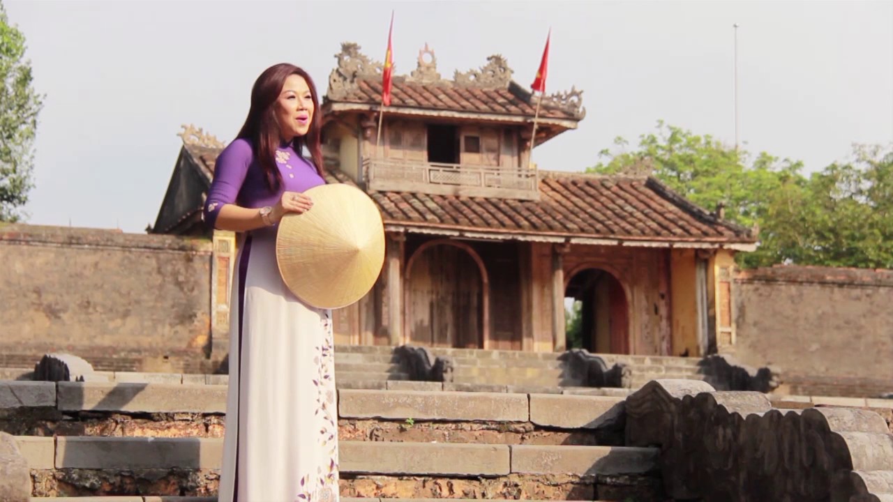 Về Huế đi anh - Hoàng Hằng