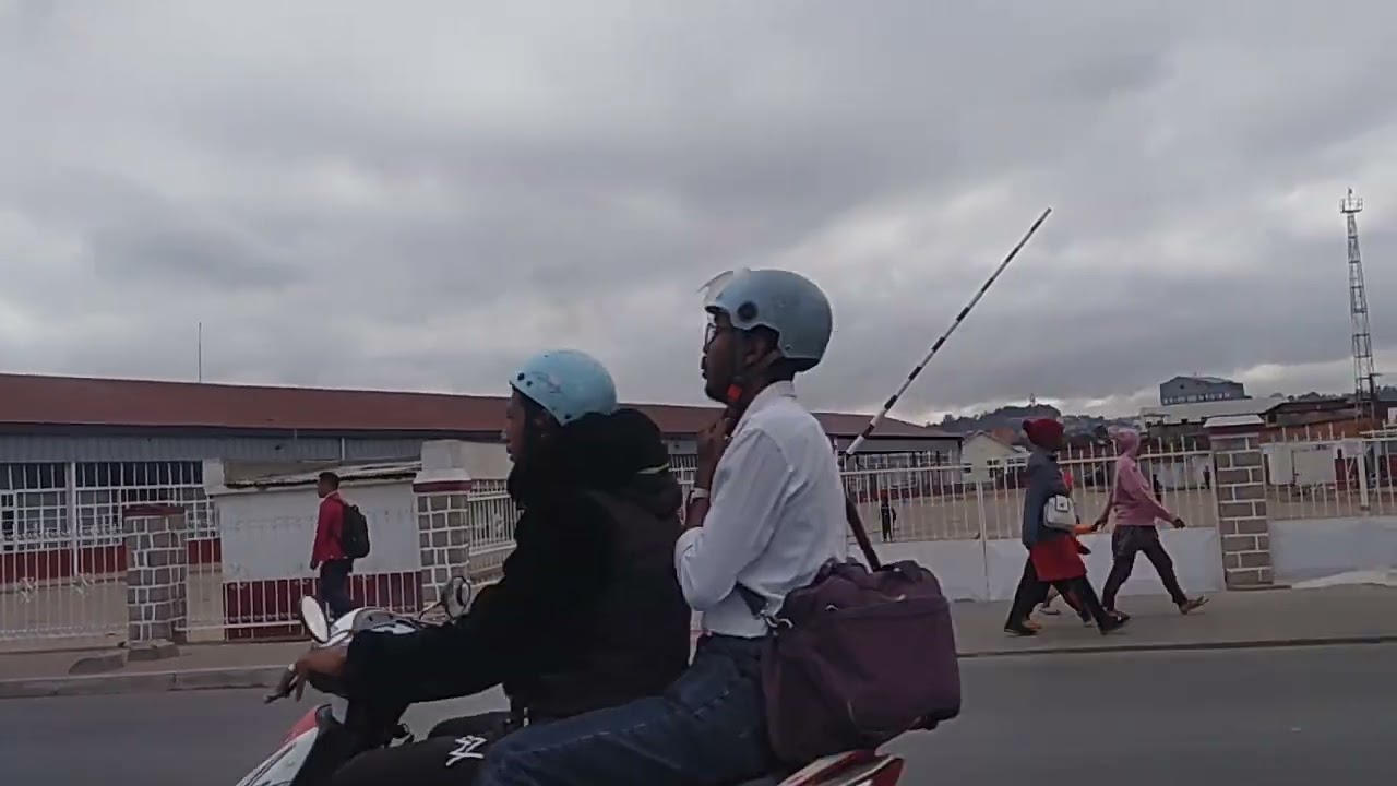 Antanimena road to Jesosy Mamonjy Church Ankorondrano Rond Point - Streets view of Antananarivo