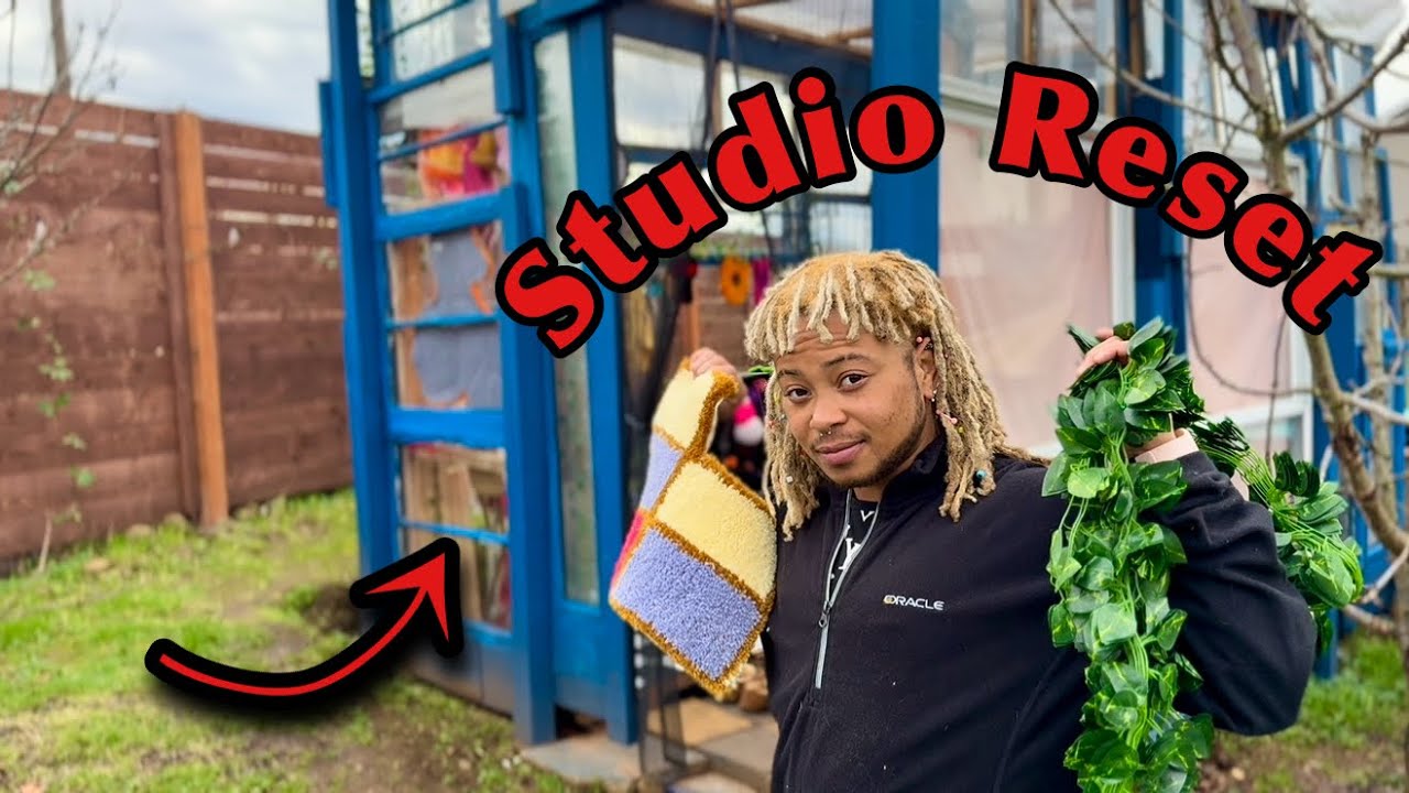 Decorating My Art Studio + Getting My Yarn Together