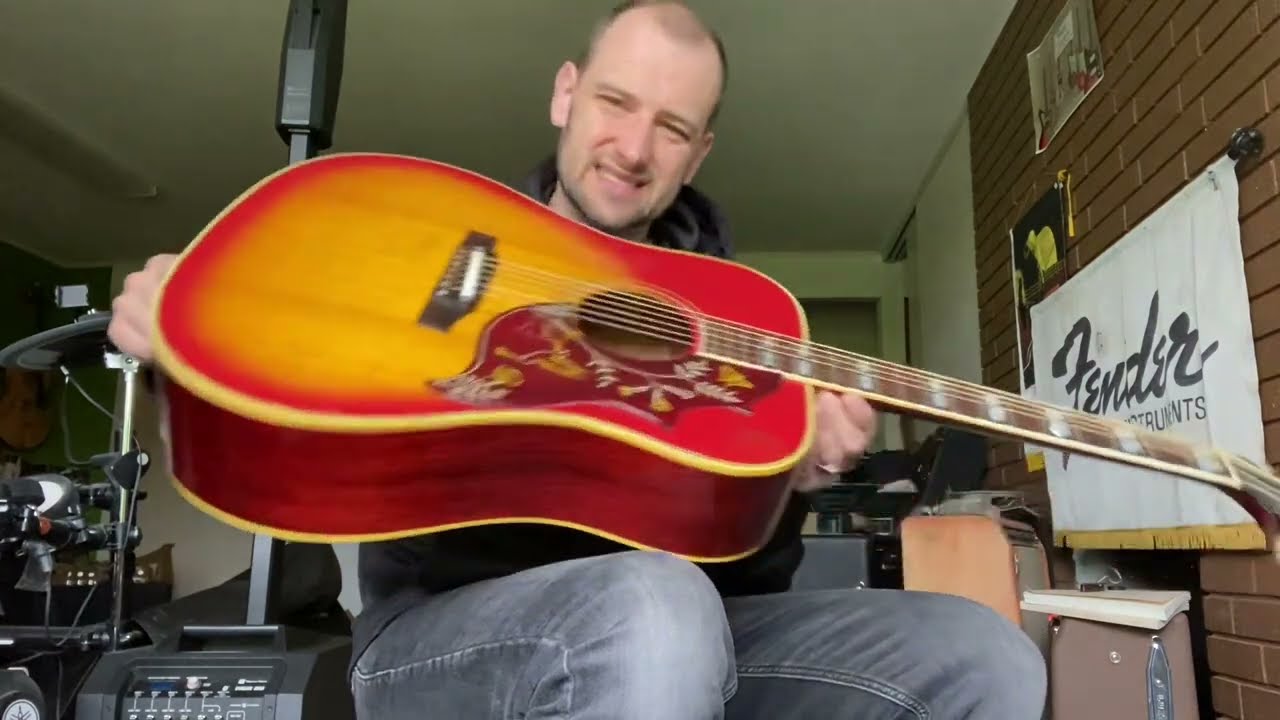 1967 Gibson Hummingbird Acoustic Guitar￼