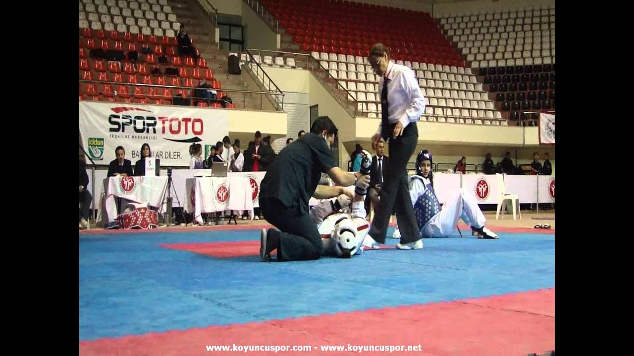 73kg Final - İnci Zeynep Sonmez - Buşra Ark (2011 Ümitler Türkiye Taekwondo Şampiyonası)