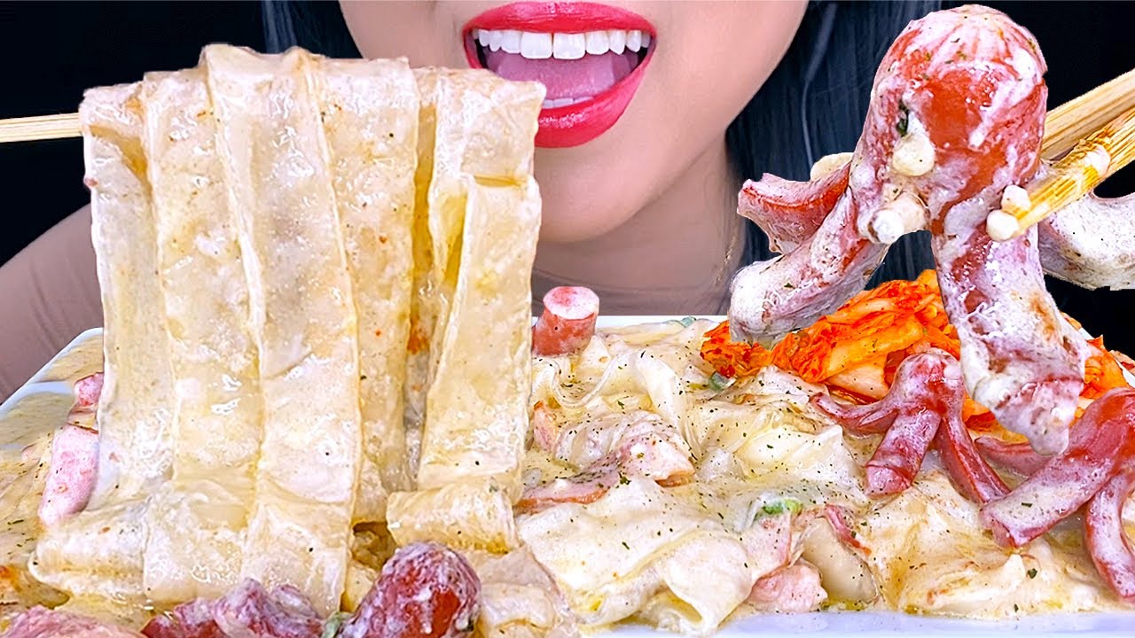 ASMR CREAMY RICE CAKES & WIDE NOODLES + Baby Octopus Hot Dogs (NO TALKING) | ASMR Phan