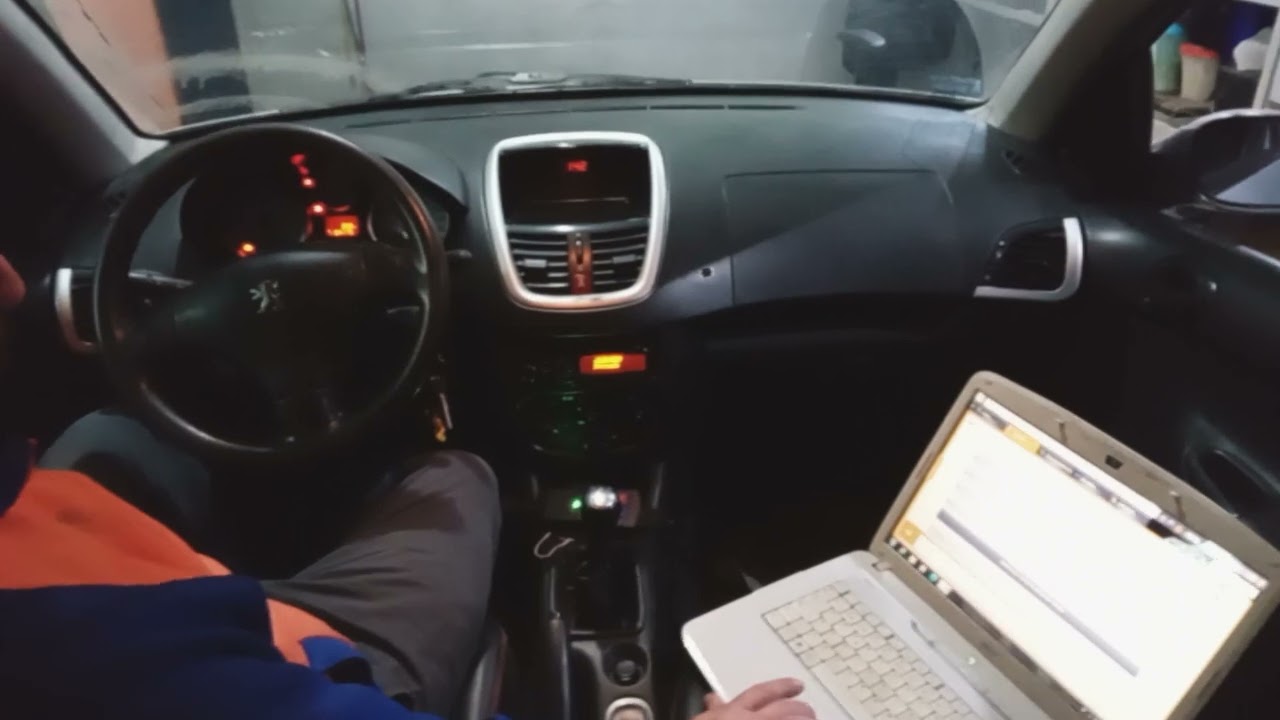 Instalación y activación de faros auxiliares de Peugeot Hoggar, Peugeot 207.