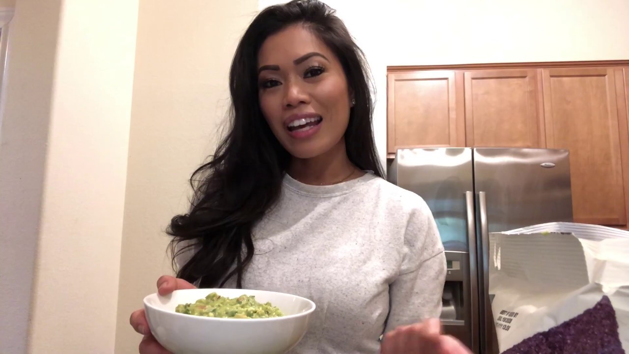 Jannie Lam: Homemade Guacamole Recipe (Quarantine Edition)  | Vegas Vixen in the Kitchen