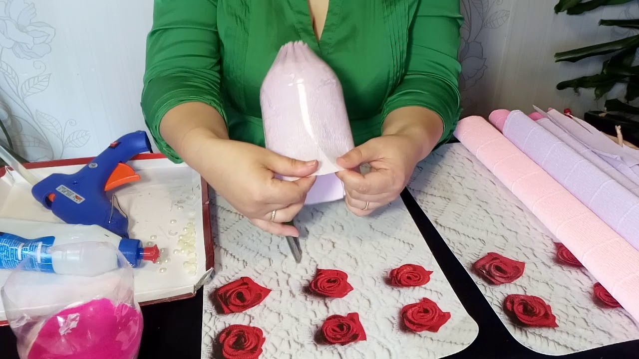 Подробный Мастер-класс. Кукла из гофробумаги и конфет.