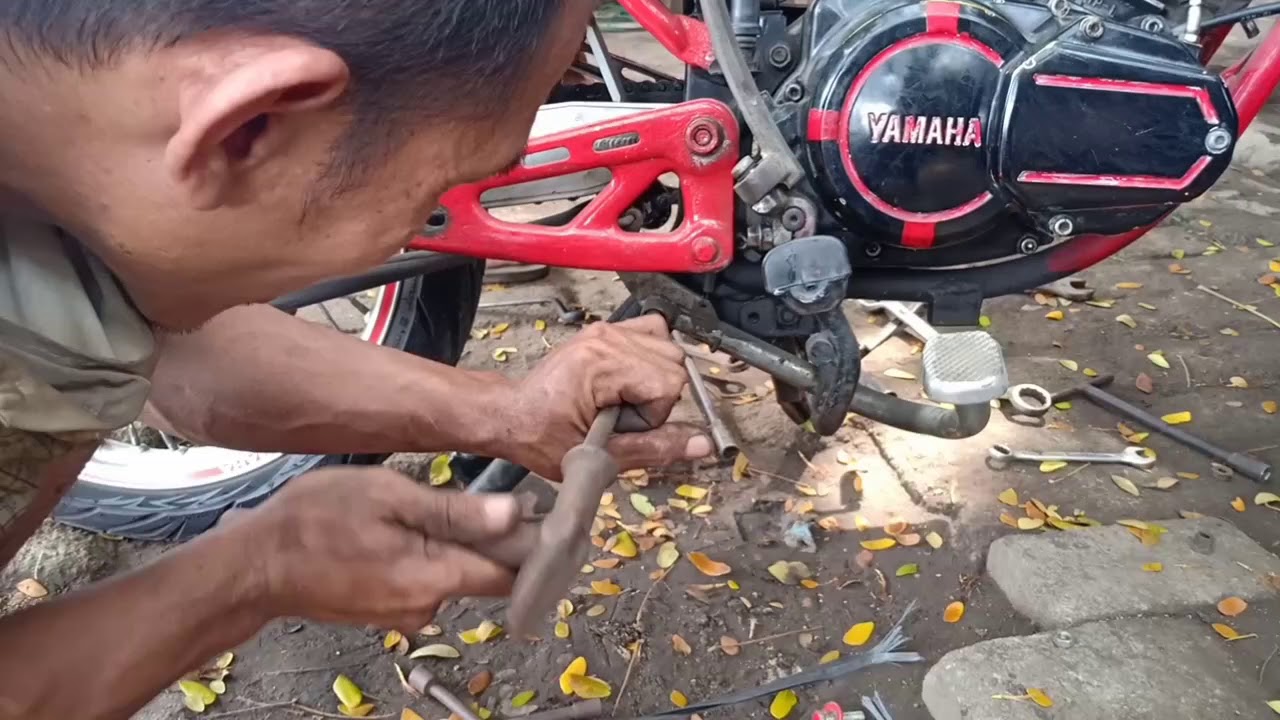 Cara pasang knalpot kolong RX king berikut teknik tutorial n review suara by skr racing exhaust