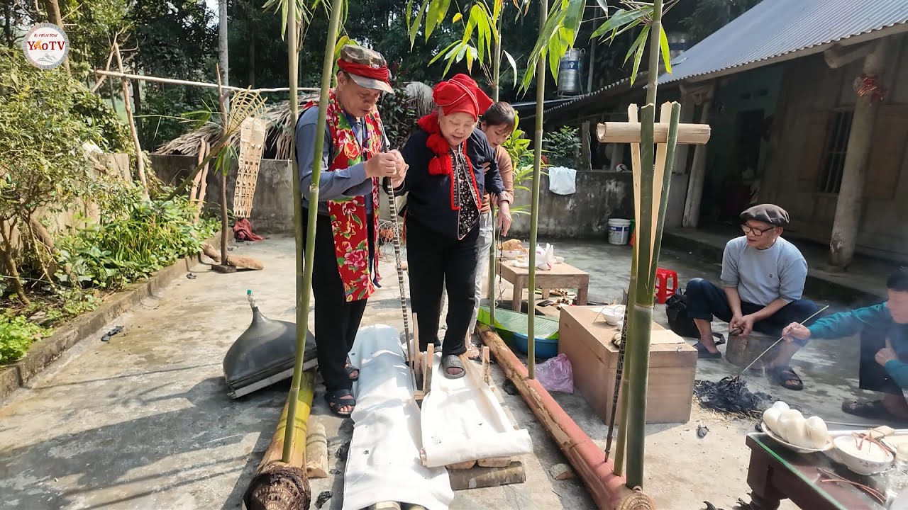 LỄ BẮC CẦU CỦA NGƯỜI DAO ĐƯỢC LÀM TỪ 4 GIỜ SÁNG