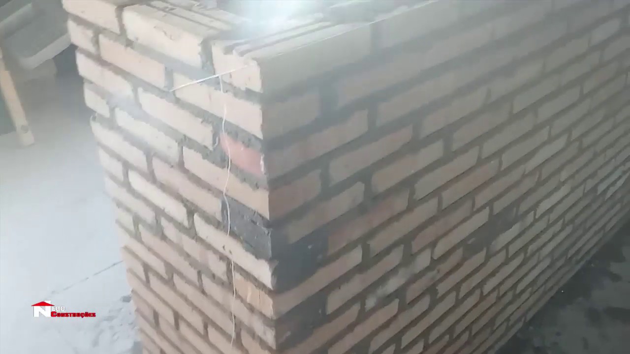bancada de cozinha americana com tijolinho avista
