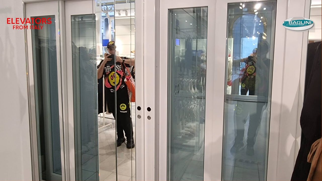 2017 Baglini roped hydraulic elevator@Oysho Torino Department Store, Turin, Italy