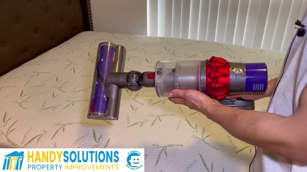 Как протирать матрас и кровать пылесосом Dyson, чтобы облегчить симптомы аллергии.