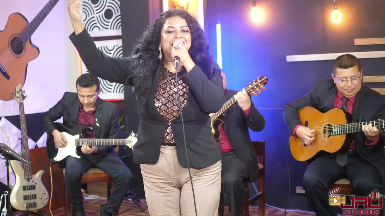 Rockola Cariñito Mío - Lia Santiana