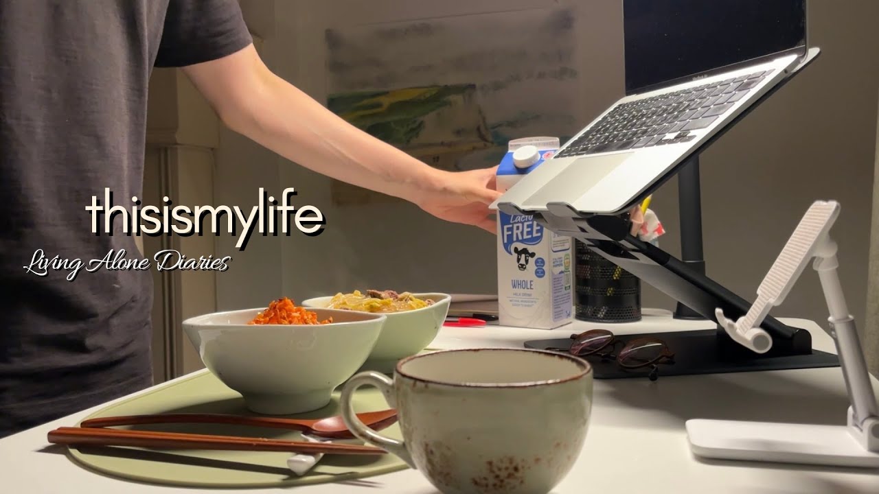 Living Alone Diaries | simple days of homebody, morning at the bookshop, living with anxiety