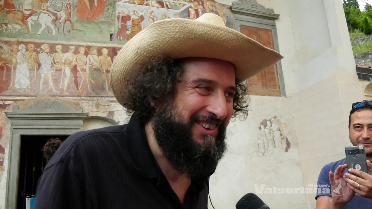 Vinicio Capossela a Clusone Danza Macabra