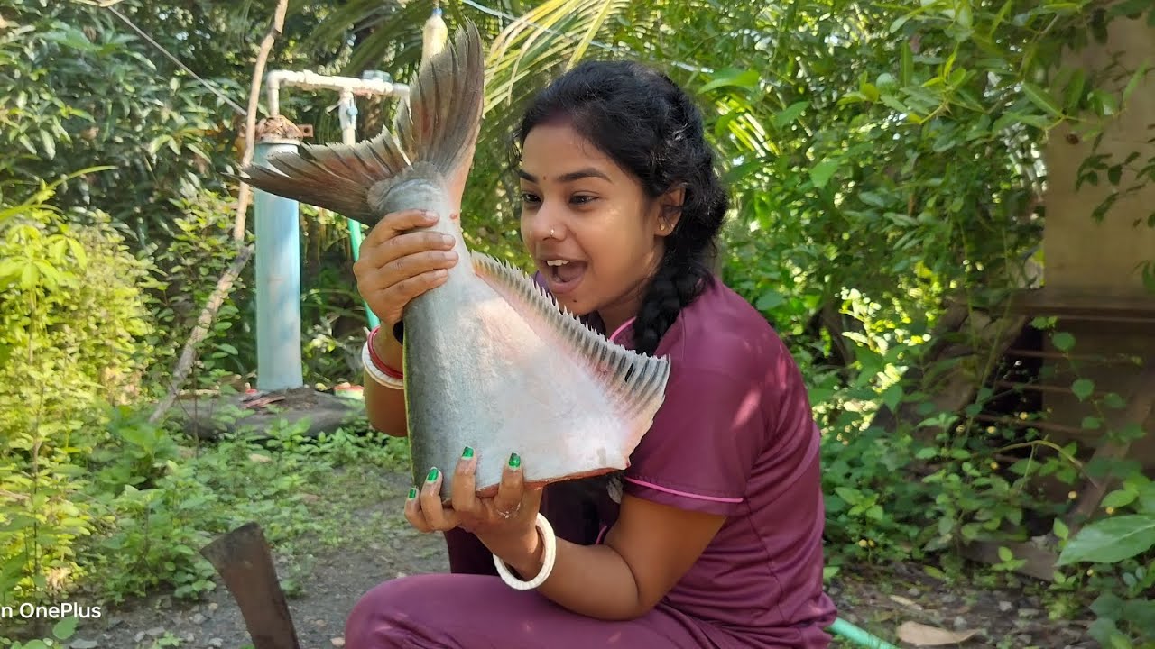 Kolar patai pangash mach pora 🤤 কলার পাতায় পাঙ্গাশ মাছ পড়া 👍