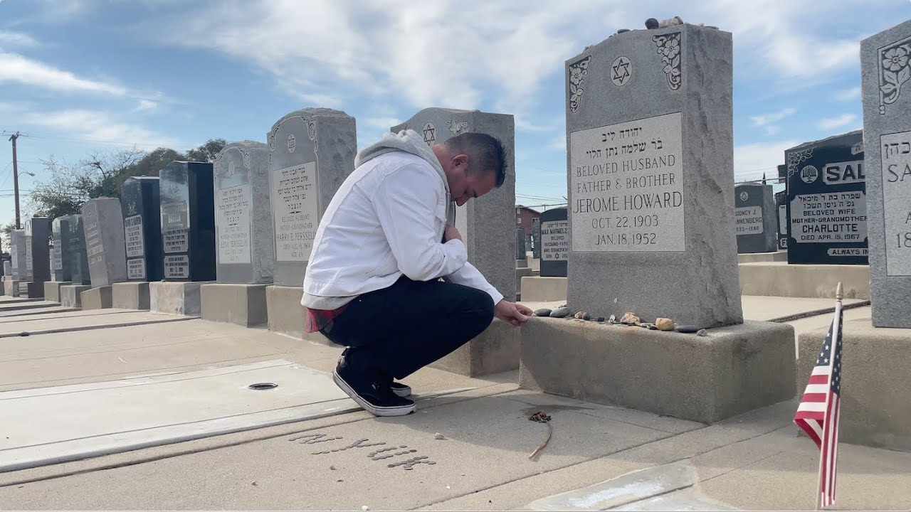 Curly's Grandson visits Curly and Shemp Howard's graves - THREE STOOGES