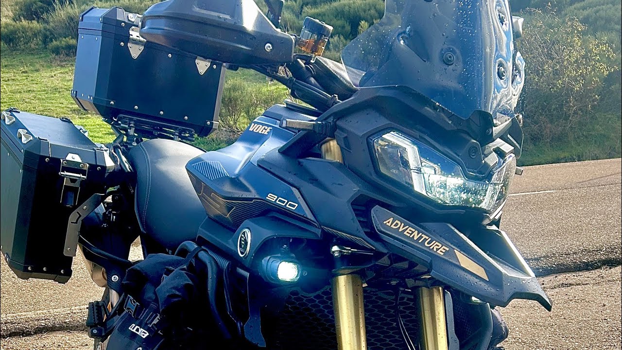 Utiliza tu llave de la moto para abrir las maletas