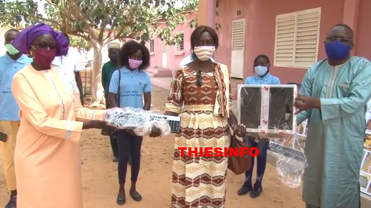 AFRIKA FELIZ SENEGAL dote le CEM DIAMAGUENE DE THIES de 3 salles de classe et des toilettes