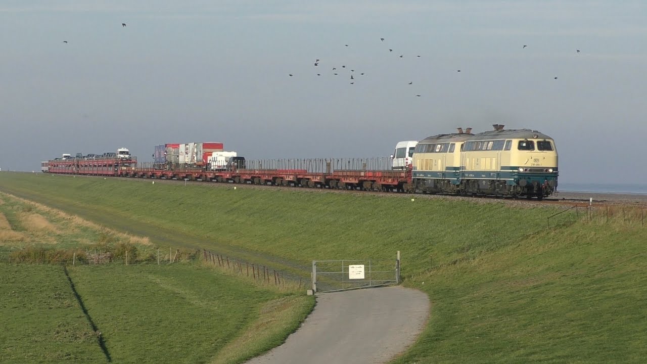Blau-Beiges 218-Doppel am Sylt Shuttle I RP 218 480 & 490