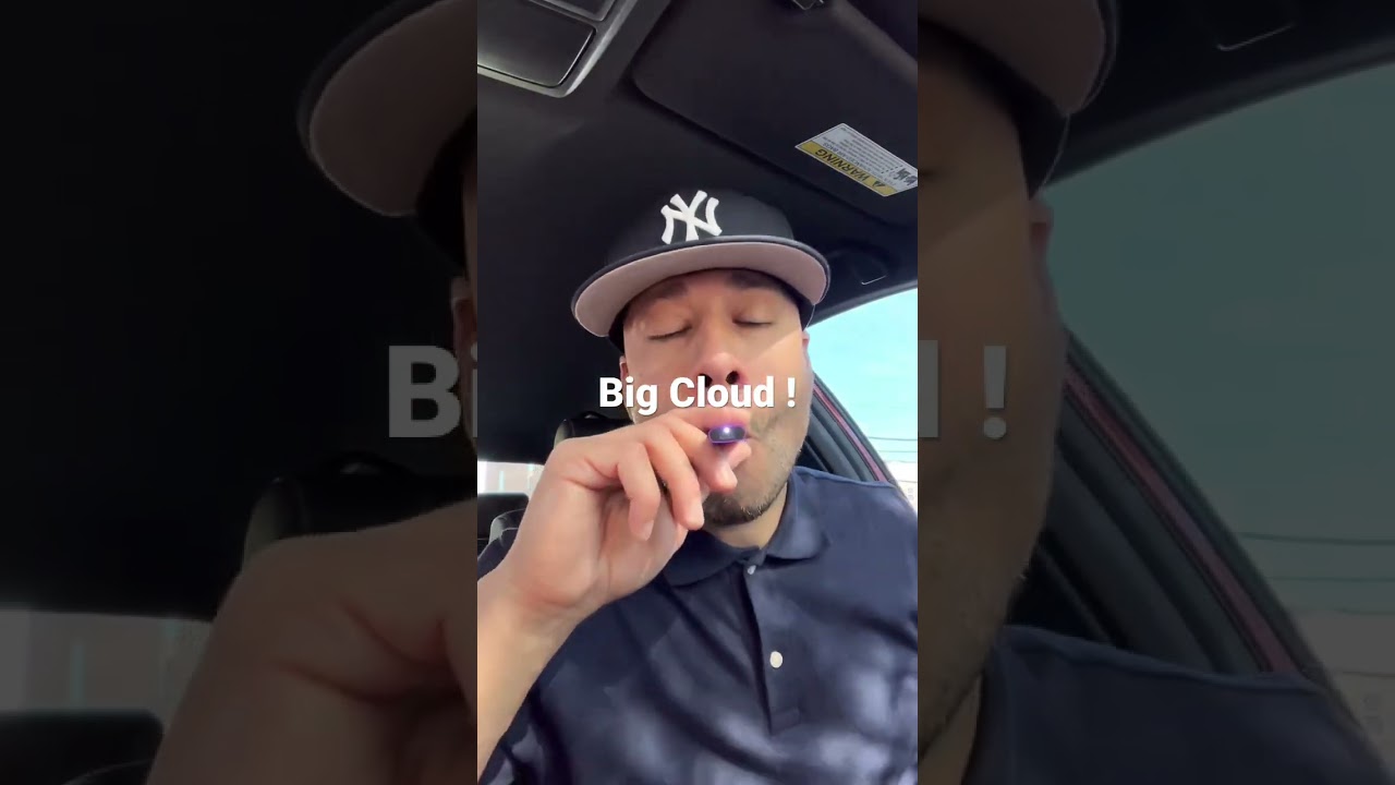 Blowing a big cloud! #runtz #litty #short