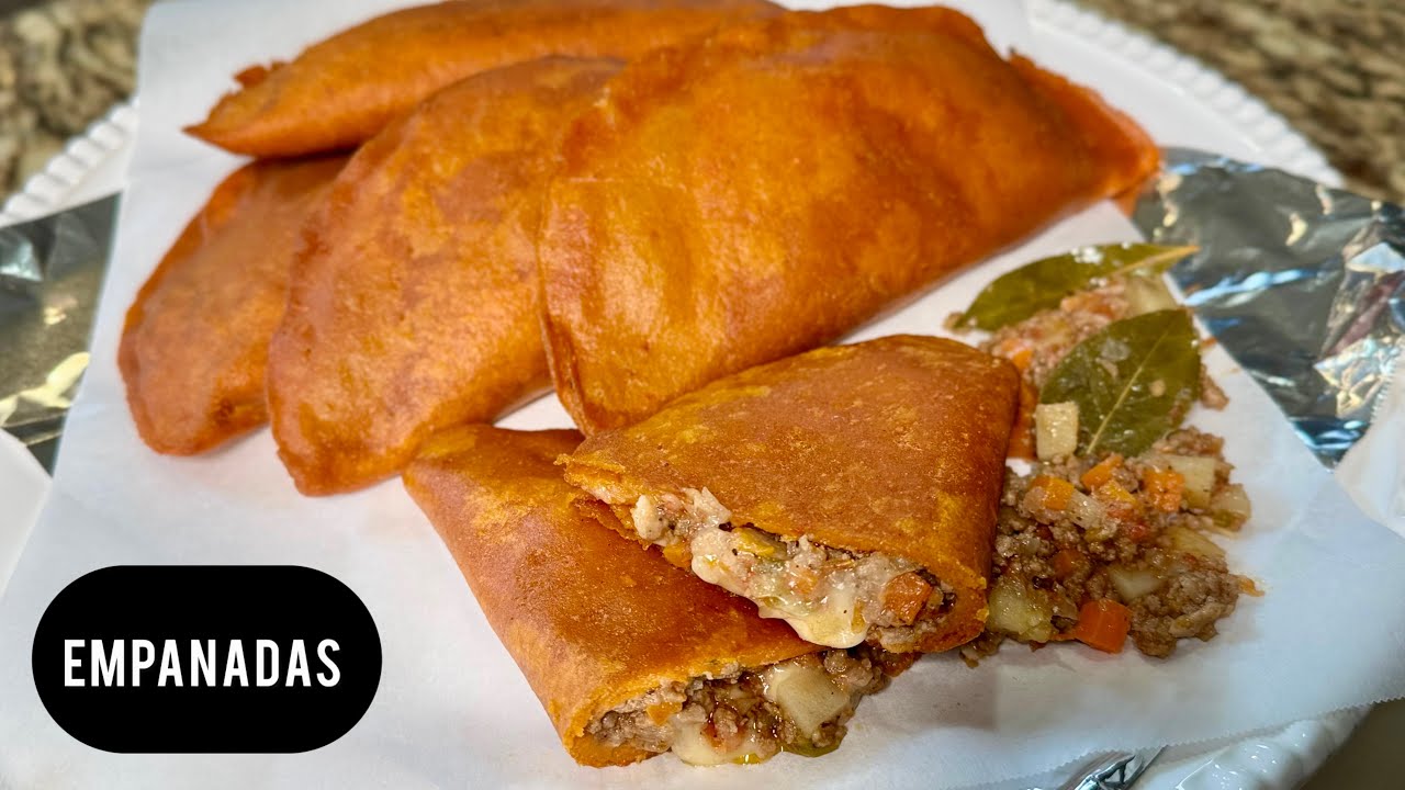 Empanadas de Masa enchilada rellenas de Picadillo con Queso 