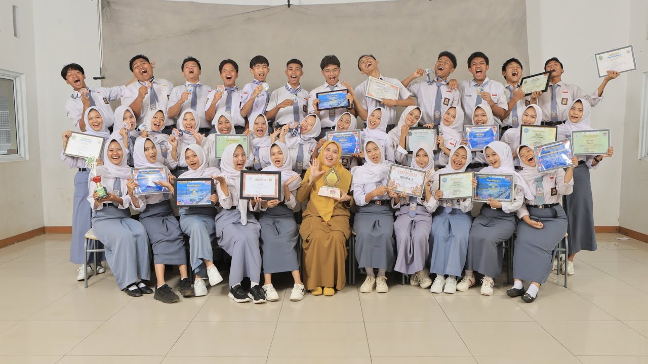 VLOG YEAR BOOK || EDISI AGIT