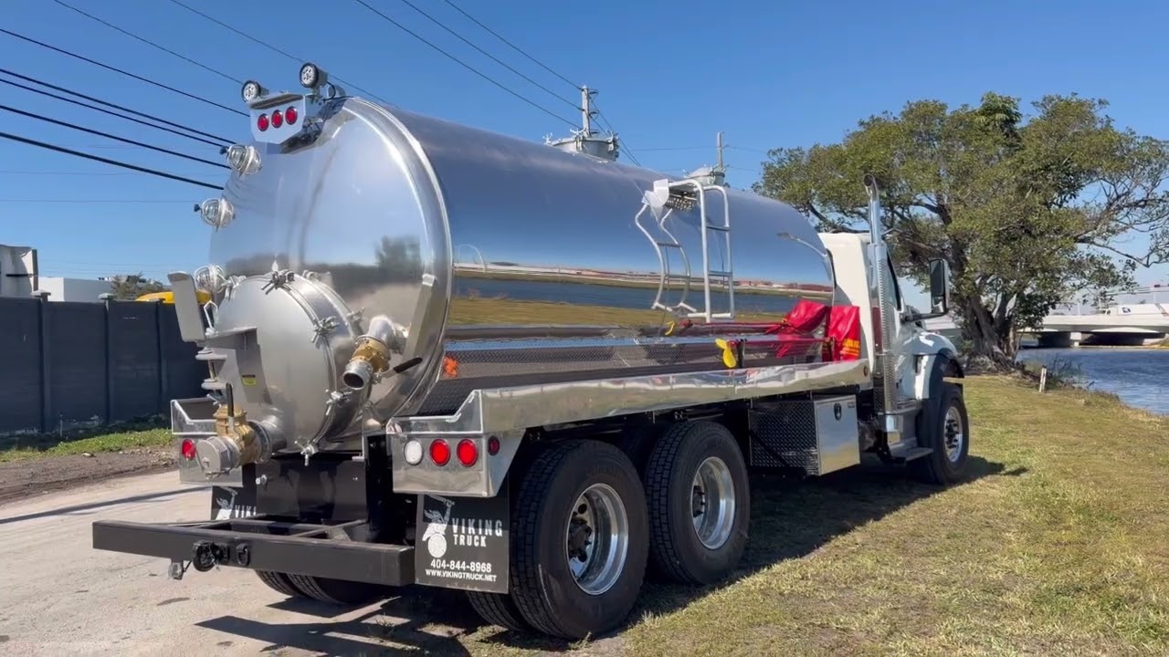 New 2027 International HV607 4000 gallon aluminum Vacuum Septic Truck for sale NVE 4310 Blower! 