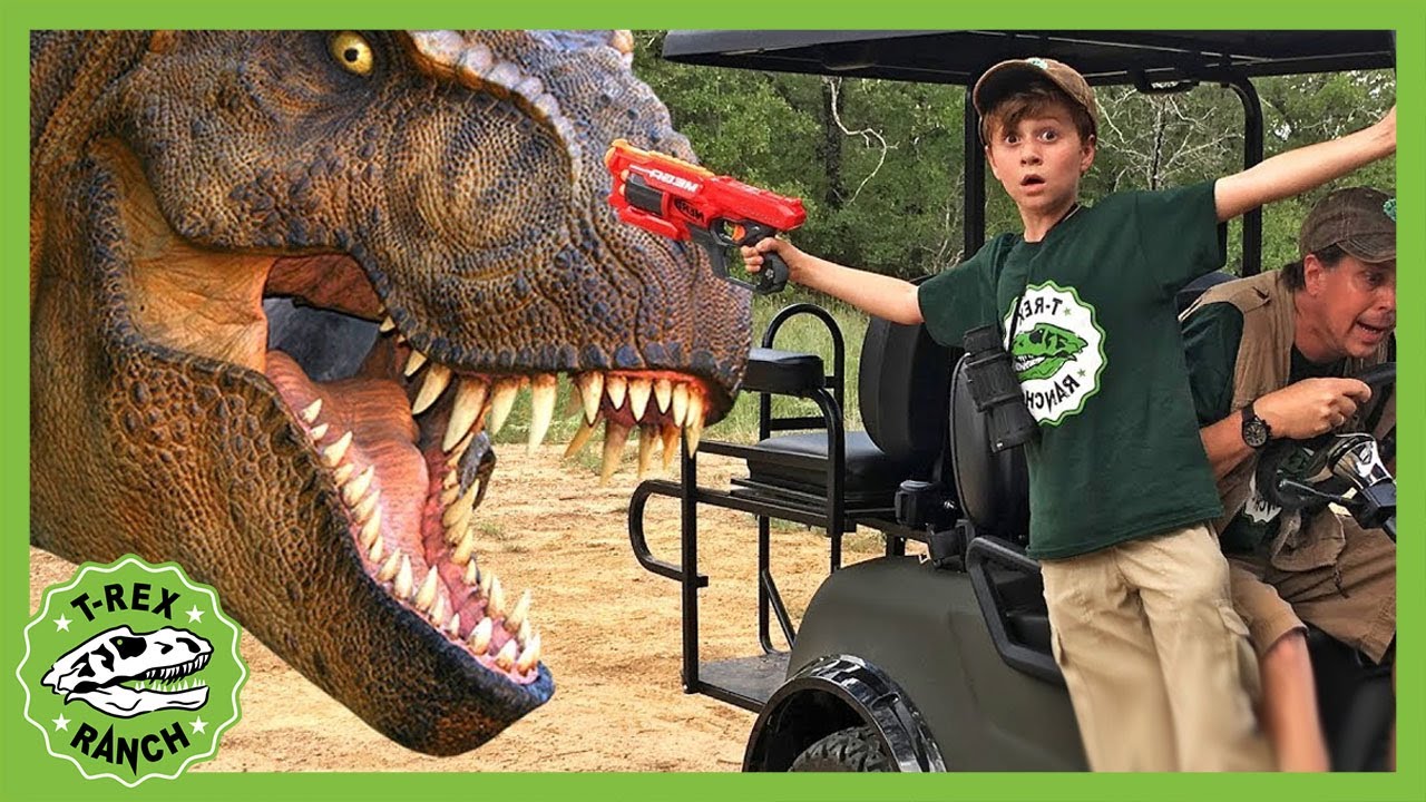 Giant T-Rex Chase at Dinosaur Park! T-Rex Ranch Dinosaur Videos