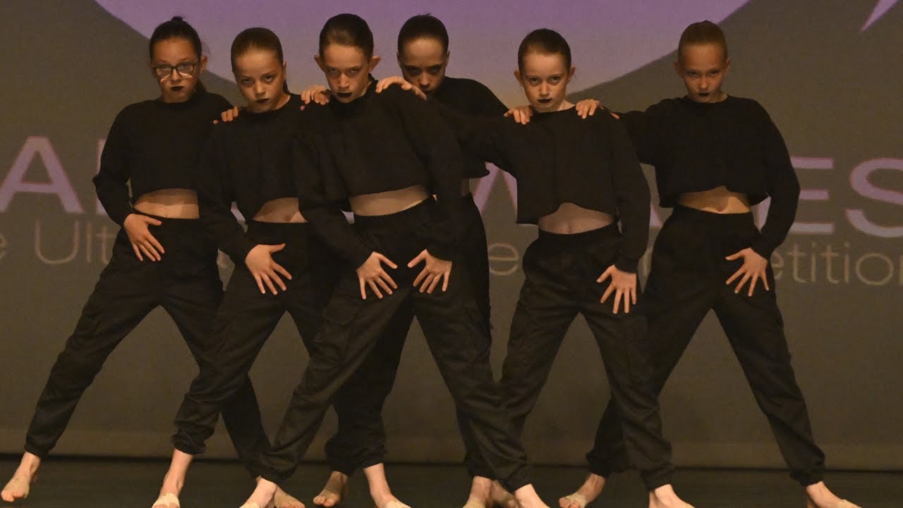 24-25 Qualifier 38 BE - Mini Devotion (Dansstudio Bouger)