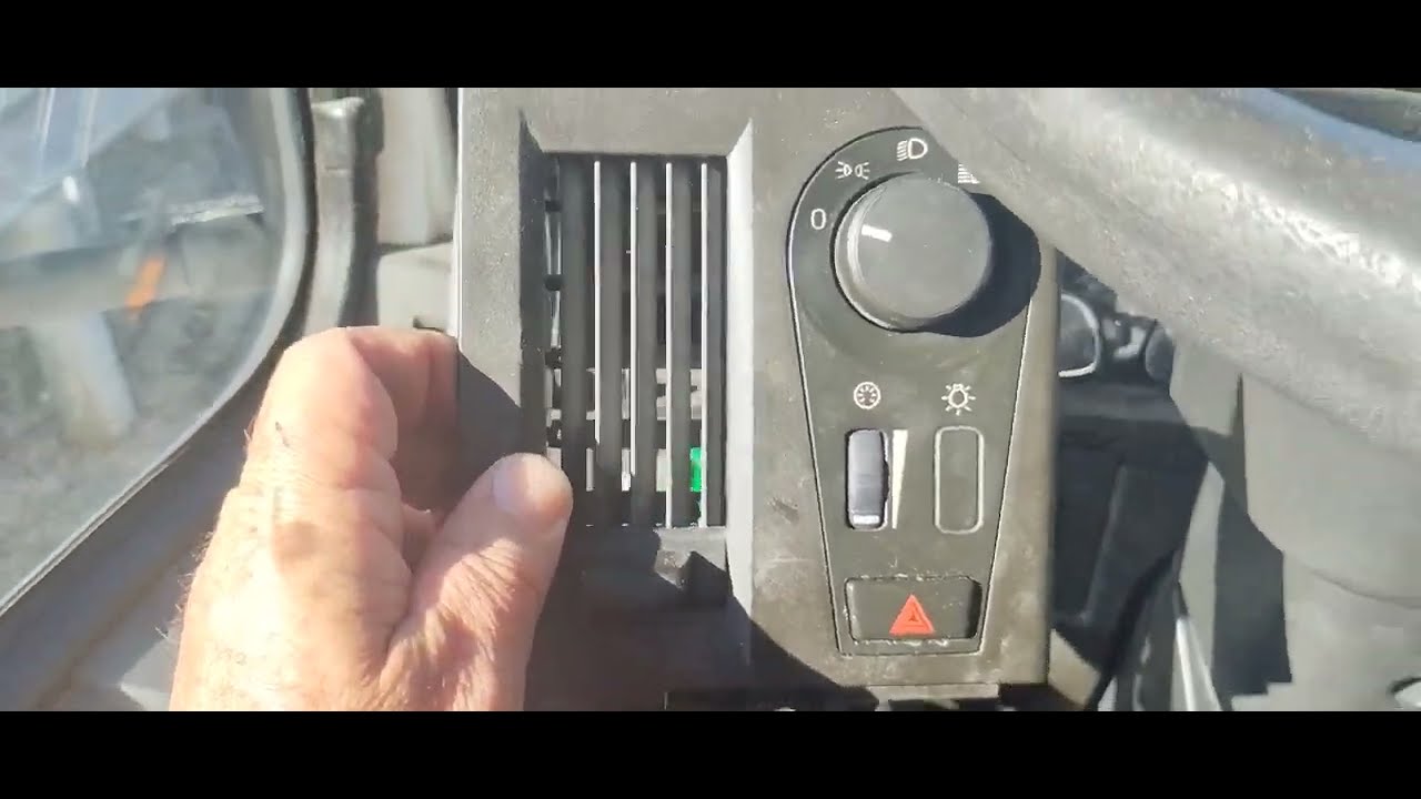 VOLVO TRUCK Headlight Switch w/ Fog Lights Volvo OEM Part 22977101