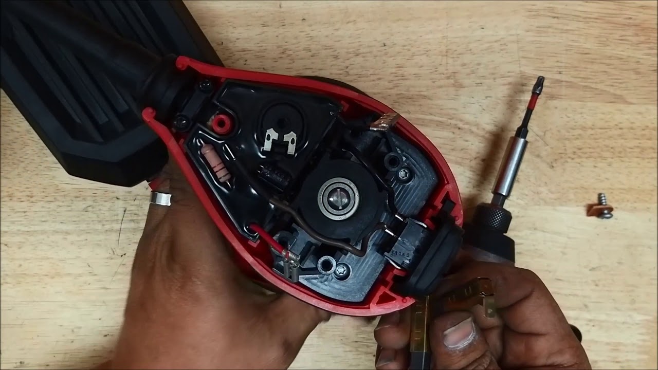 C&oacute;mo cambiar los carbones Pulidora Orbital Milwaukee Mod. 6034-21 y 6021-21