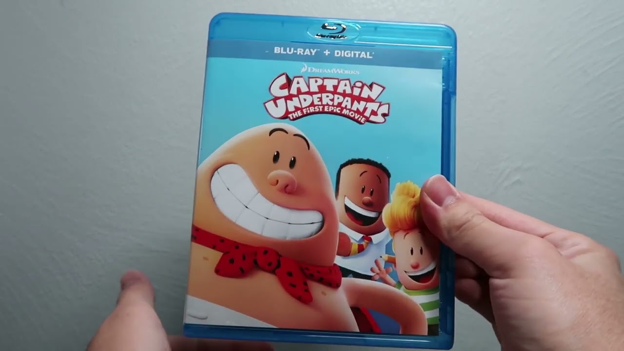 Капитан Подштанник: Первый эпический фильм — распаковка Blu-ray (один кадр)